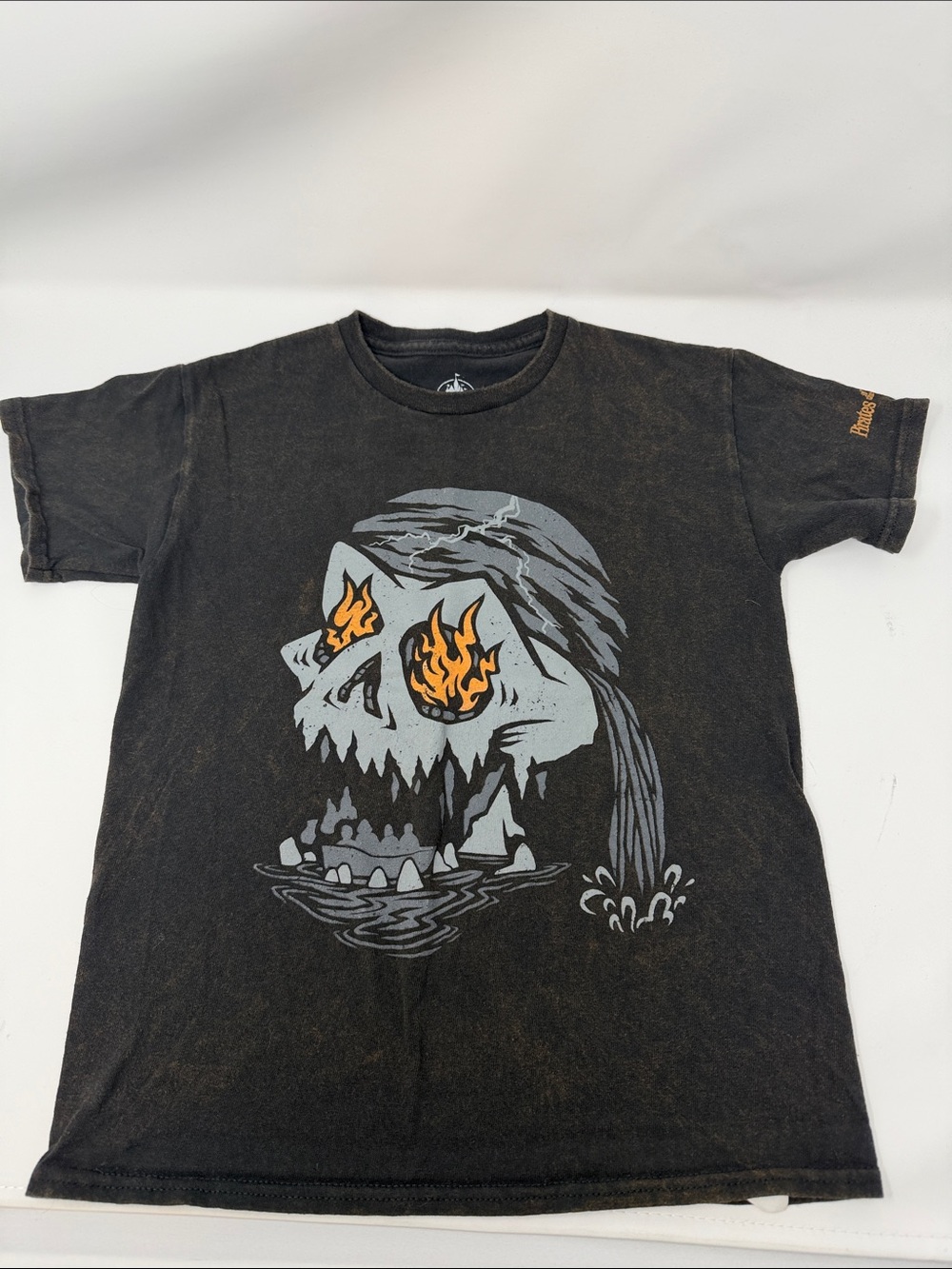 Disney Pirates of Caribbean Black Short Sleeve Tee with Orange Flame Skull M